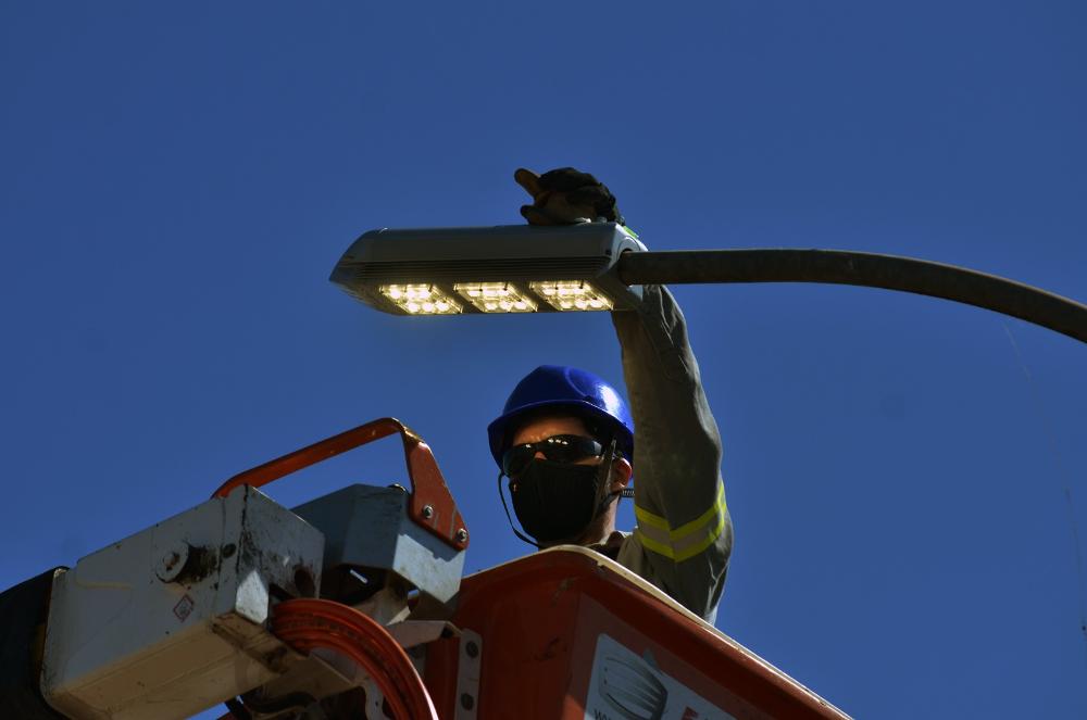 Cem mil luminárias de LED são instaladas no DF e aceleram modernização da iluminação pública